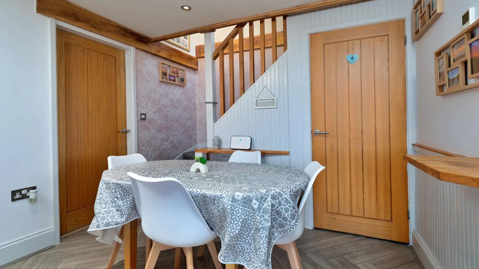 Finest Retreats - Abbeyview Villa Whitby
